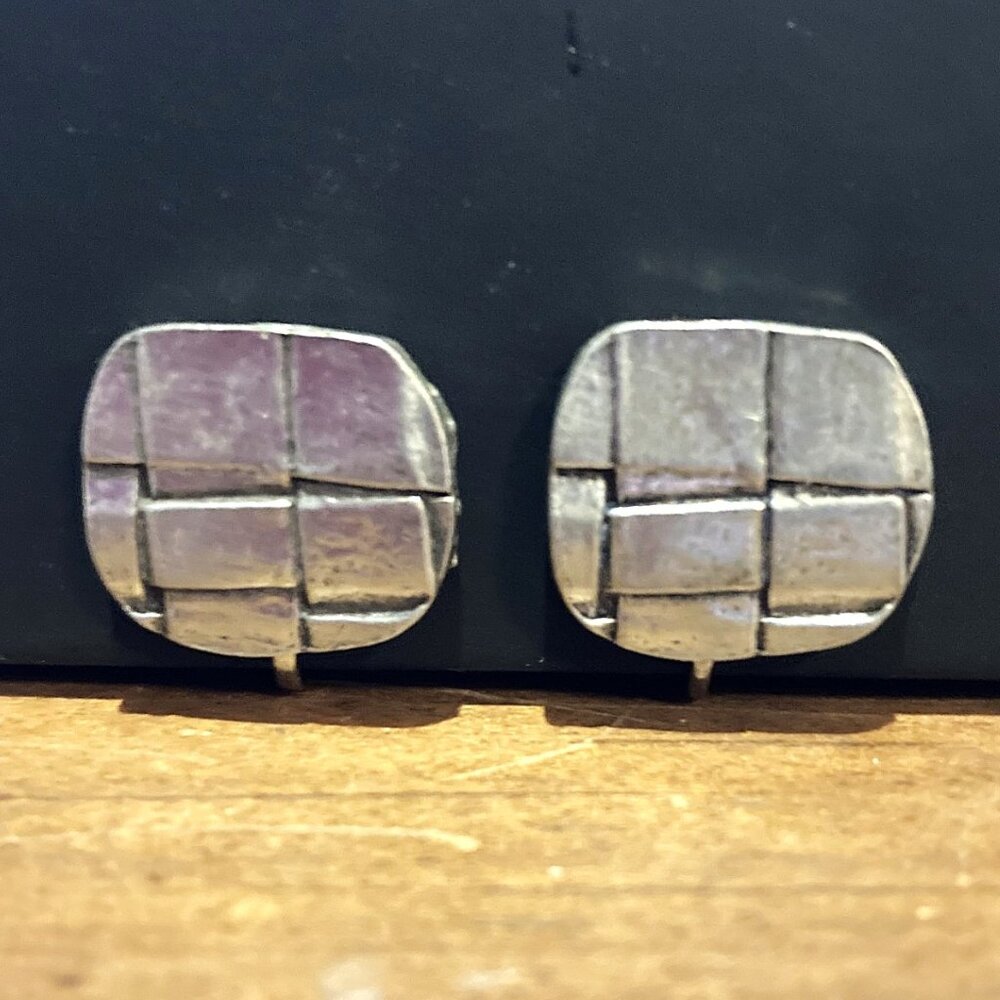 Fun Anne-Marie Chagnon clip earrings in pewter